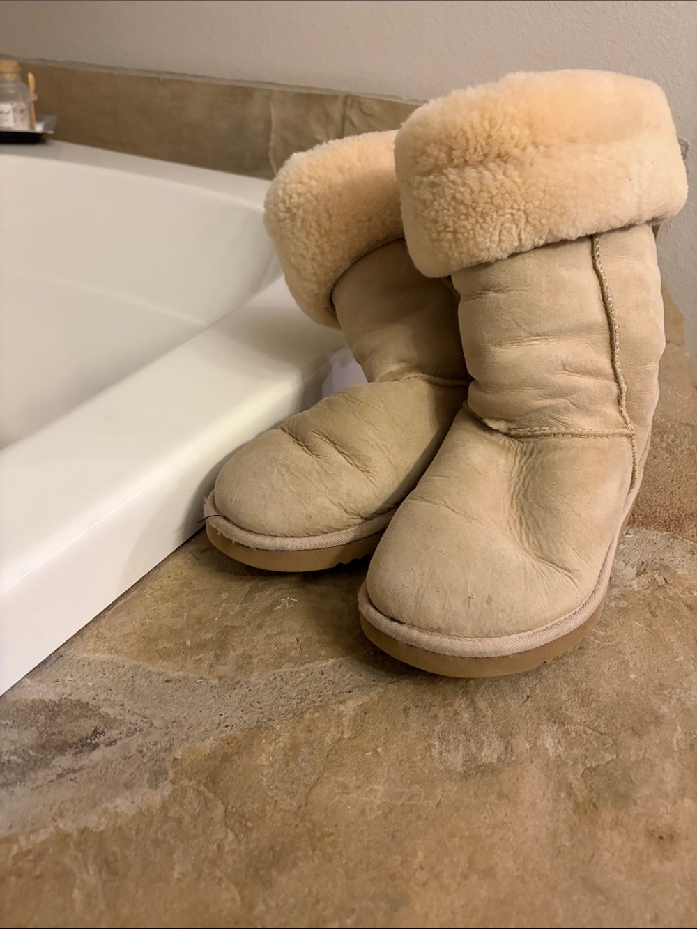 UGG Women’s Shearling Cuff Winter Boots - Cream